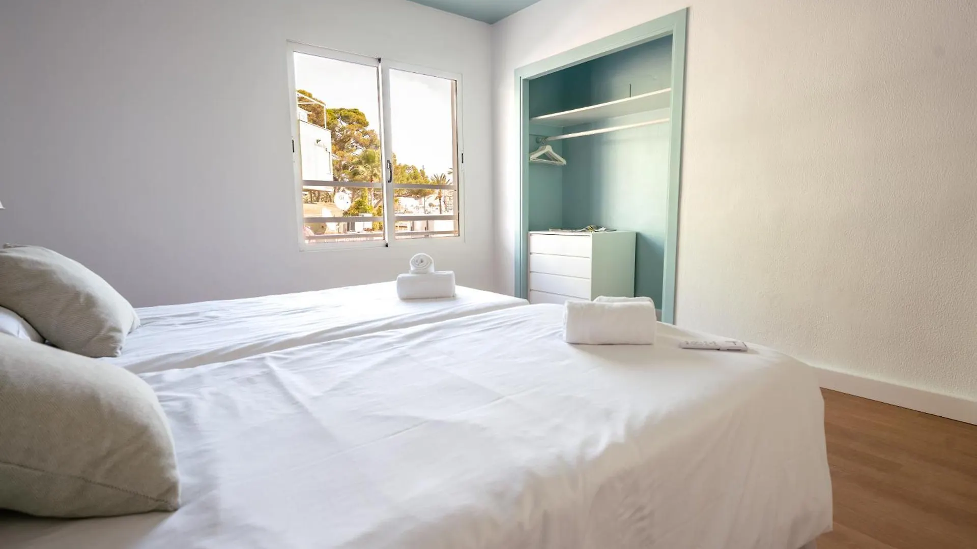 Nura Houses Magaluf Beach